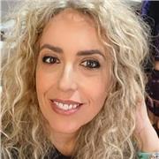 Profesora de costura apta para dar clases a todas la edades y niveles